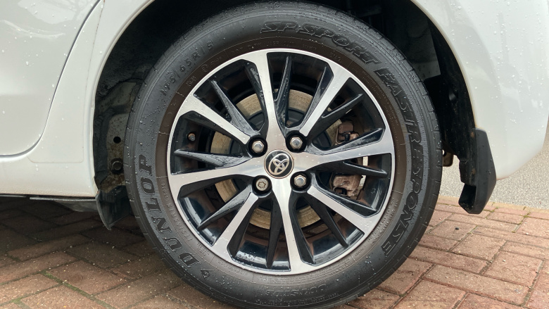 Toyota Yaris 1.5 Hybrid Icon Tech 5dr CVT Hybrid Hatchback